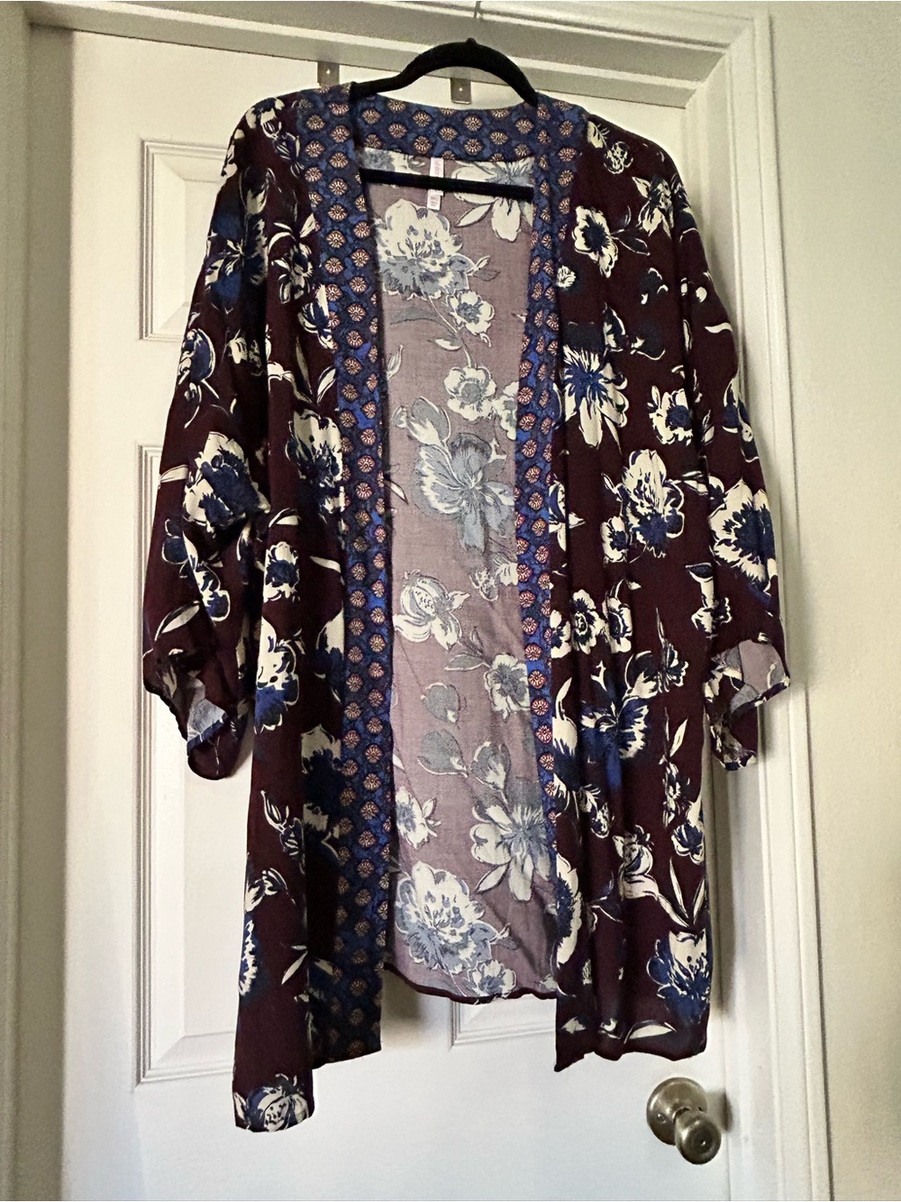 Xhilaration Burgundy Open-Front Floral Kimono with Blue Accents M/L
